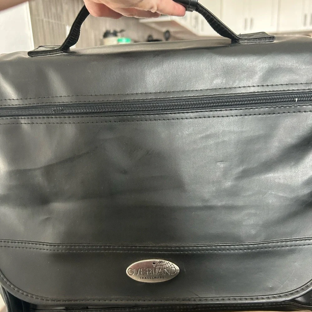 Black Men’s Messenger Bag - Overland Travelware